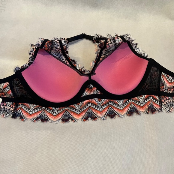 Victoria's Secret Pink Geo Aztec Lace Halter Neck Lightly lined bralette Bra S - Picture 7 of 8